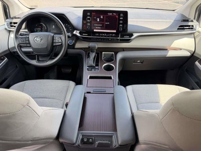 2024 Toyota Sienna LE