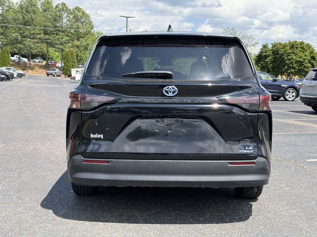 2024 Toyota Sienna LE