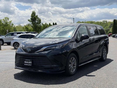 2024 Toyota Sienna LE