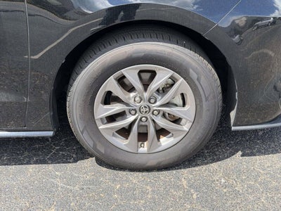 2024 Toyota Sienna LE