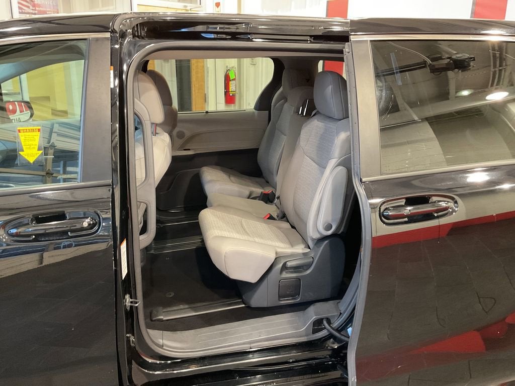 2024 Toyota Sienna LE