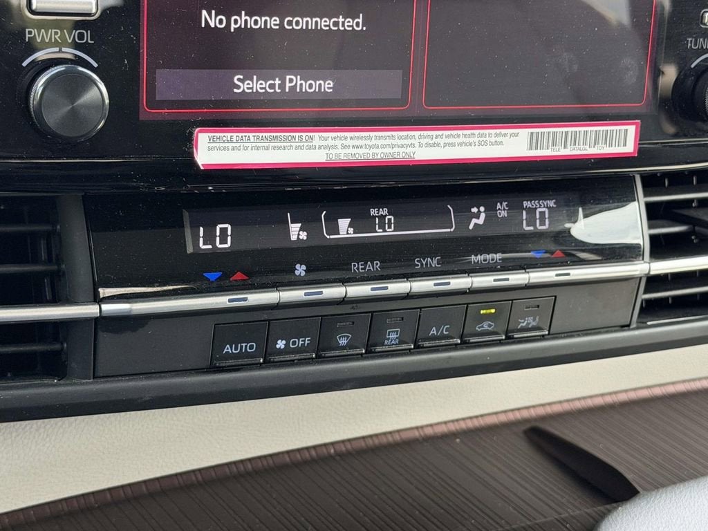 2024 Toyota Sienna LE