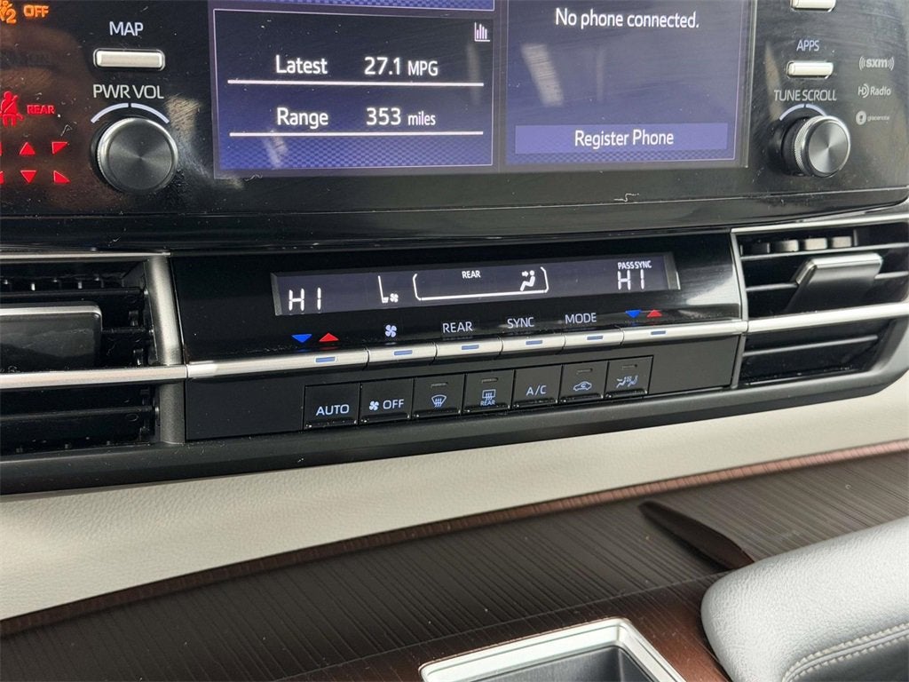 2024 Toyota Sienna LE