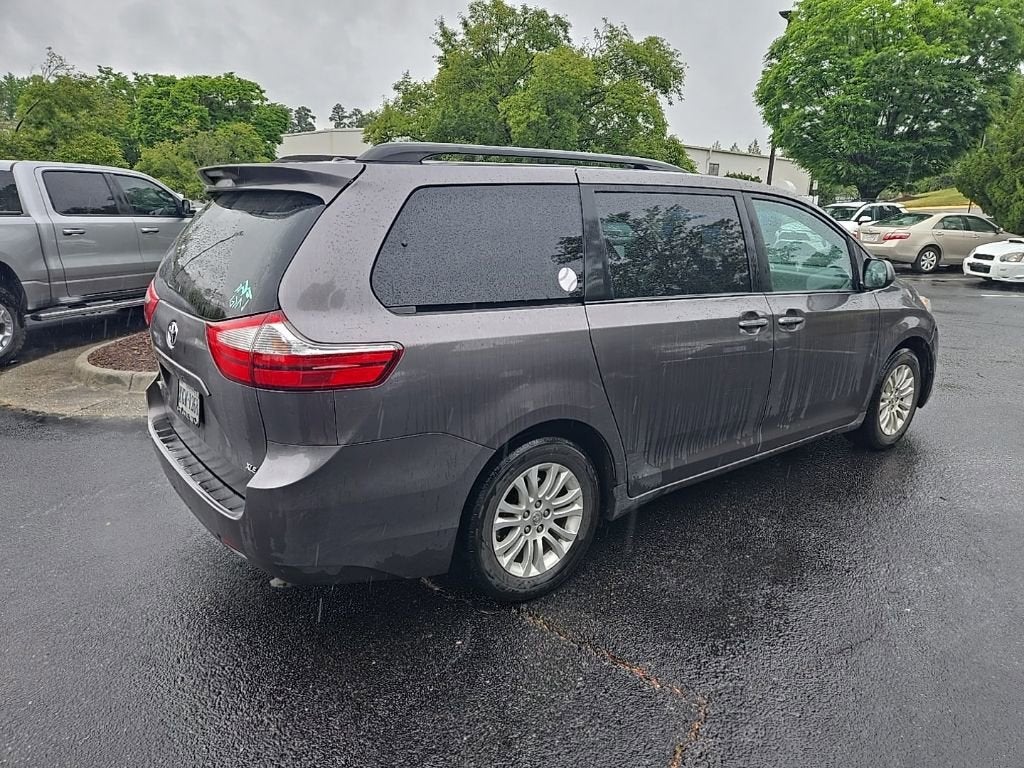 2015 Toyota Sienna XLE
