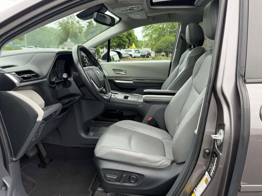 2022 Toyota Sienna XLE