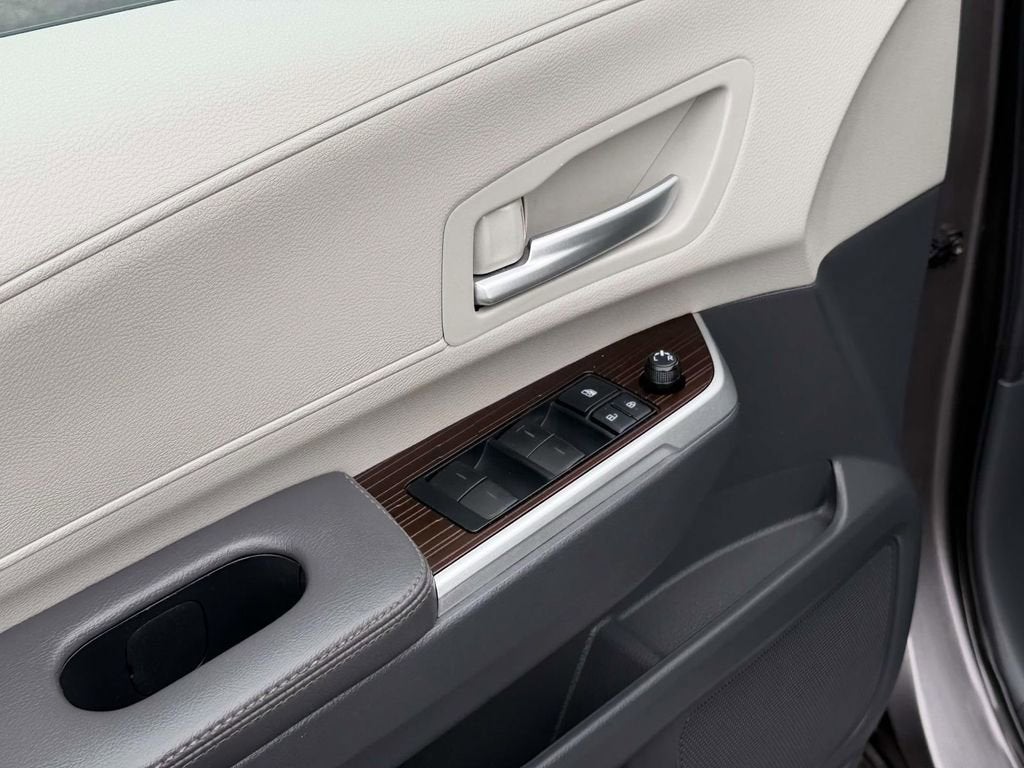 2022 Toyota Sienna XLE