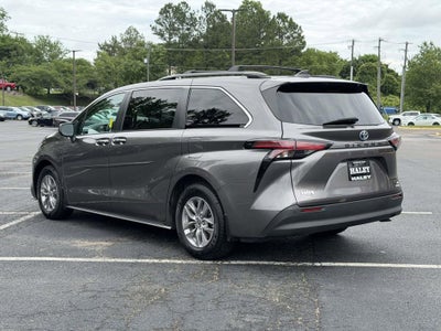 2022 Toyota Sienna XLE