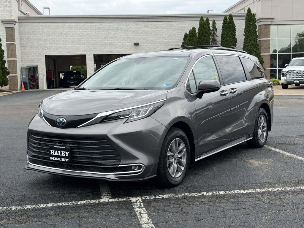 2022 Toyota Sienna XLE