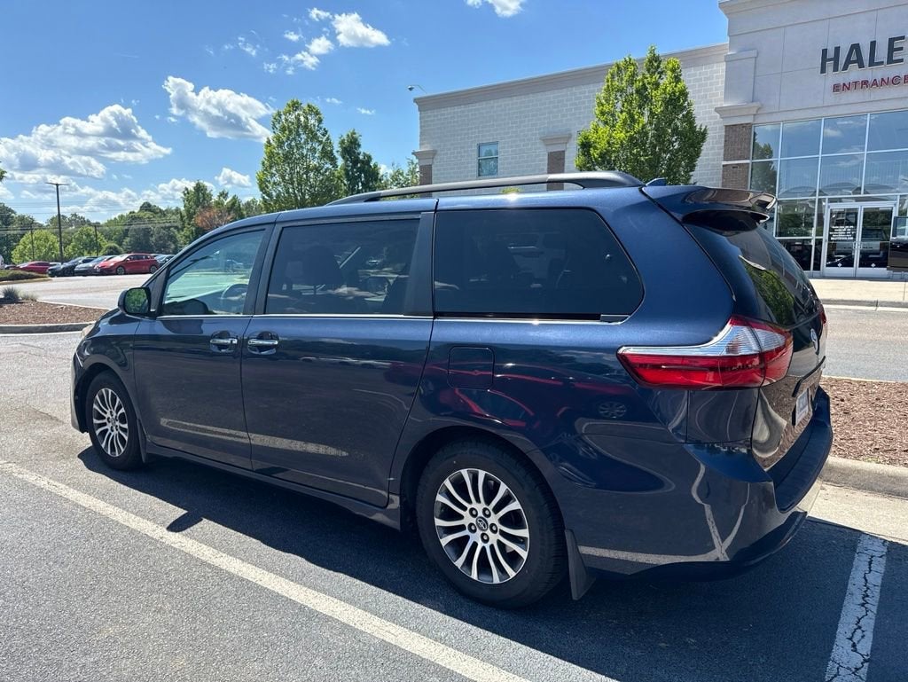 2019 Toyota Sienna XLE