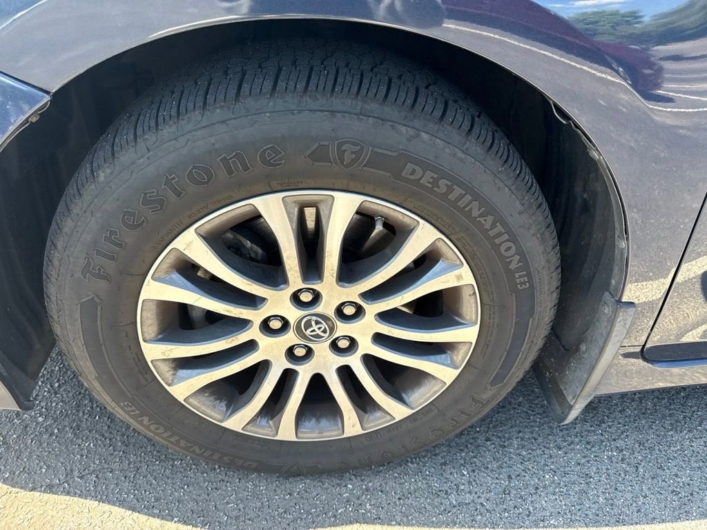 2019 Toyota Sienna XLE