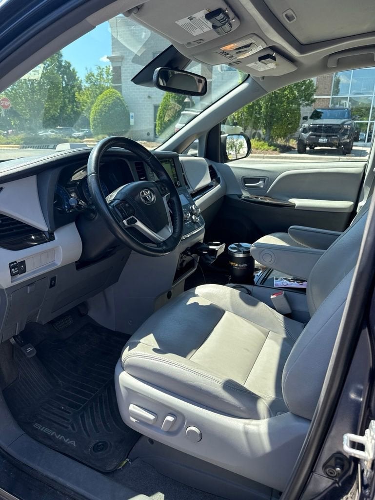 2019 Toyota Sienna XLE