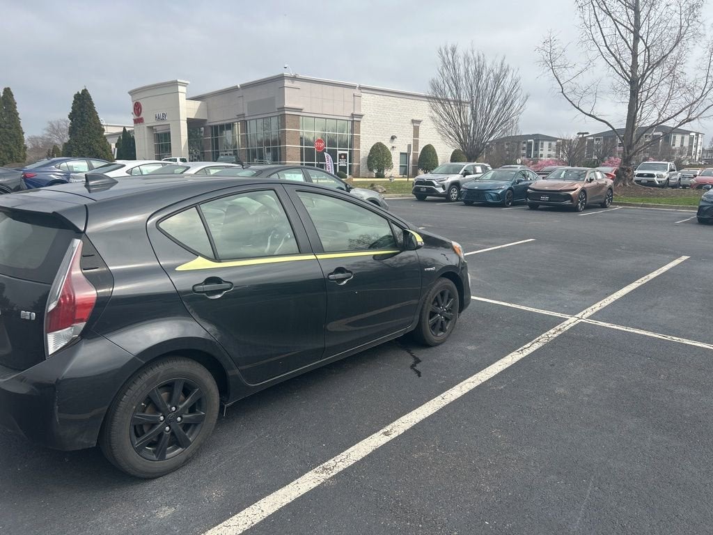 2016 Toyota Prius c Persona Series