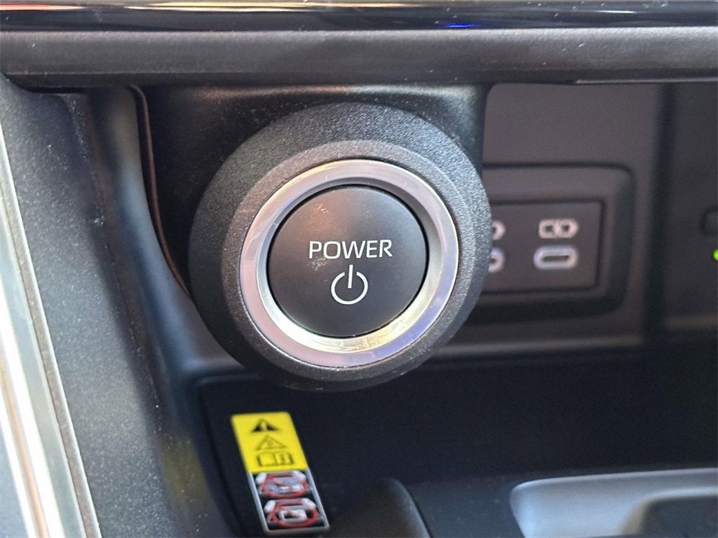 2023 Toyota Venza LE