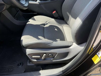 2025 Toyota bZ4X XLE