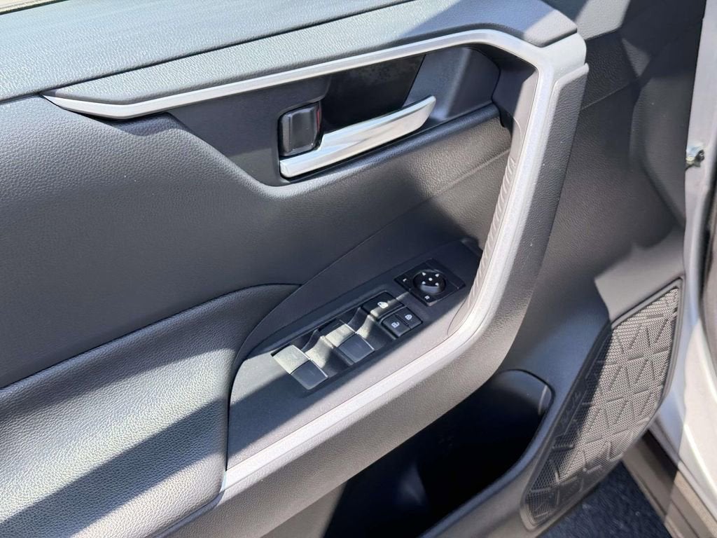 2025 Toyota RAV4 Plug-In Hybrid SE