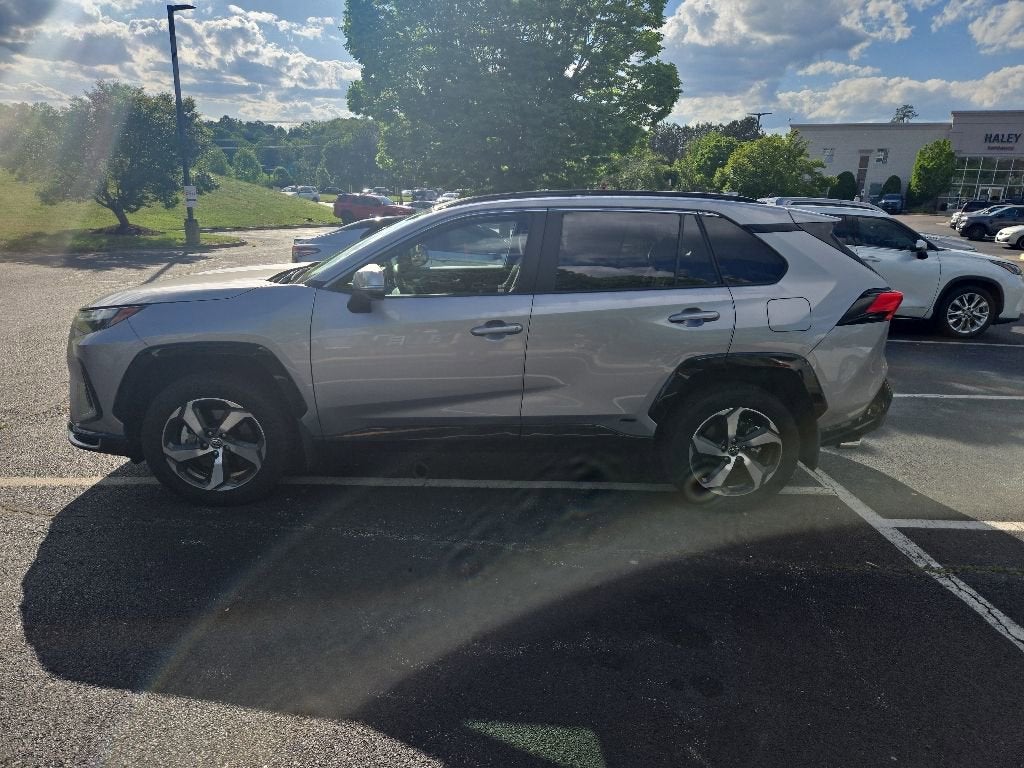 2025 Toyota RAV4 Plug-In Hybrid SE