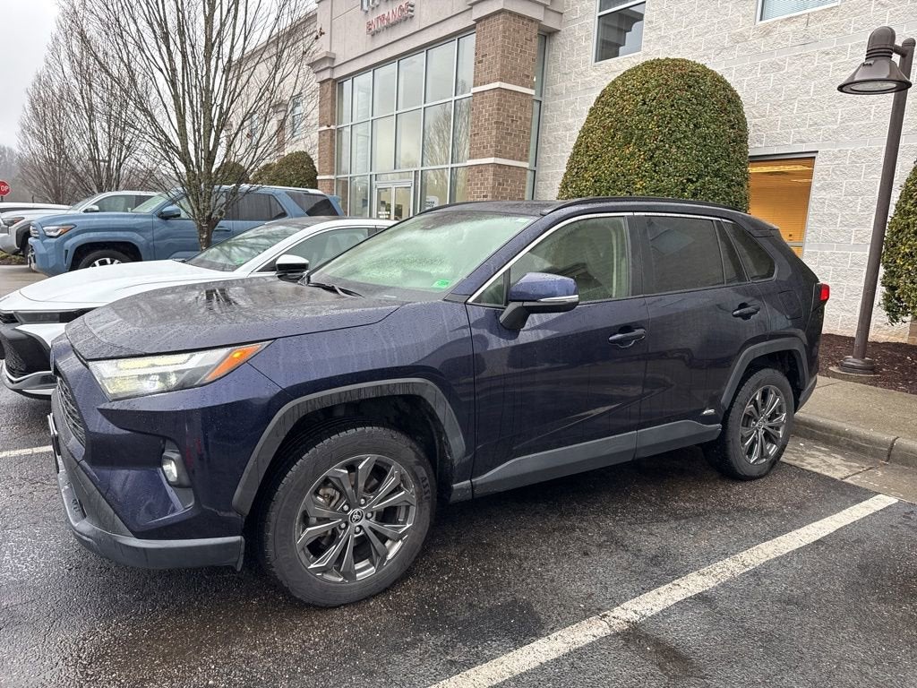 2022 Toyota RAV4 XLE Premium