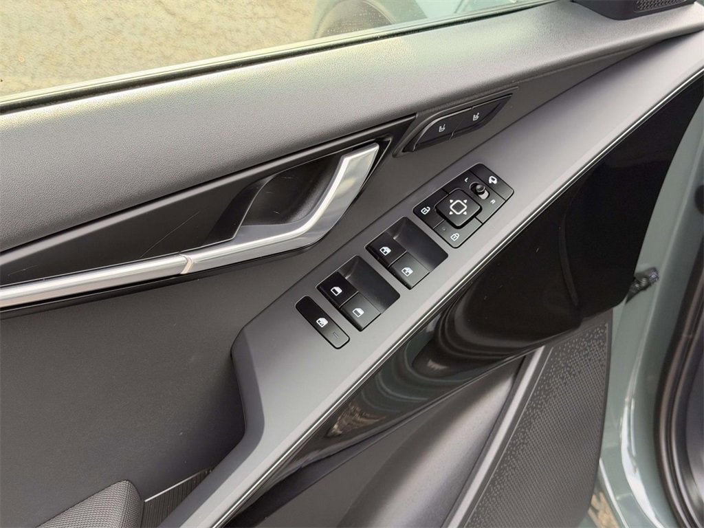 2024 Kia Niro Plug-In Hybrid SX