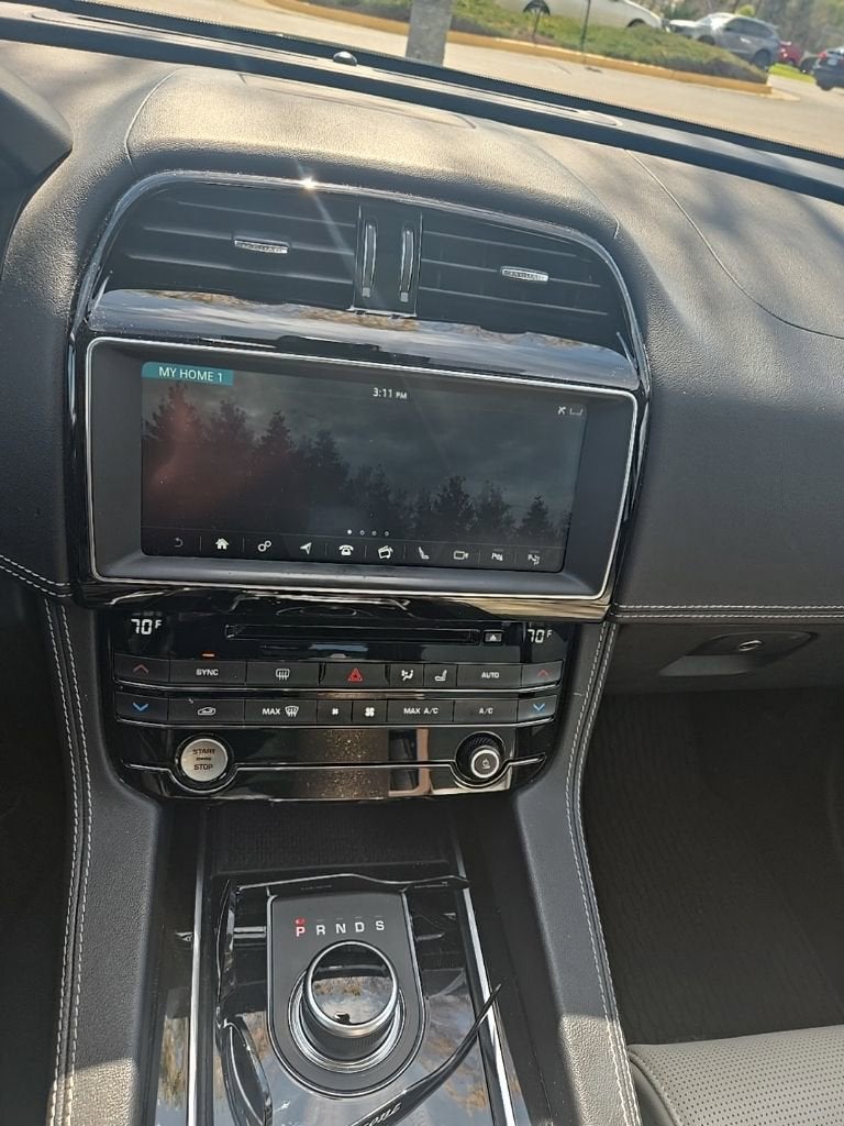 2018 Jaguar F-PACE 25t R-Sport