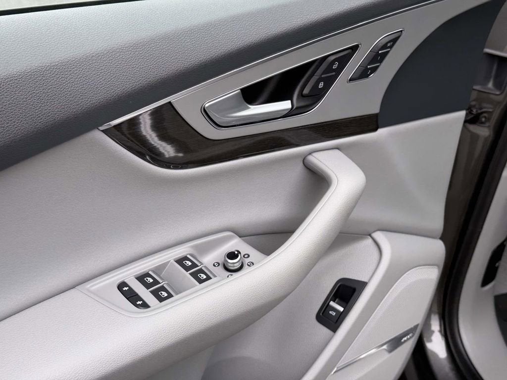 2019 Audi Q7 45 Premium Plus