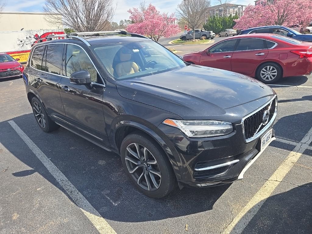 2016 Volvo XC90 T6 Momentum
