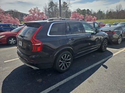 2016 Volvo XC90 T6 Momentum