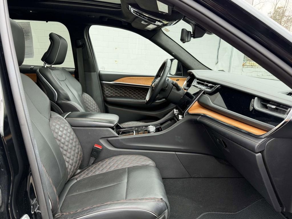 2023 Jeep Grand Cherokee Summit