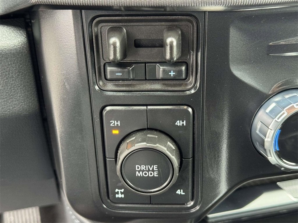 2025 Ford Super Duty F-350 SRW Platinum