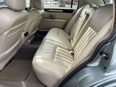 2005 Lincoln Town Car Signature