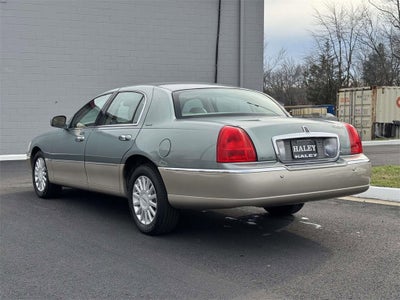 2005 Lincoln Town Car Signature