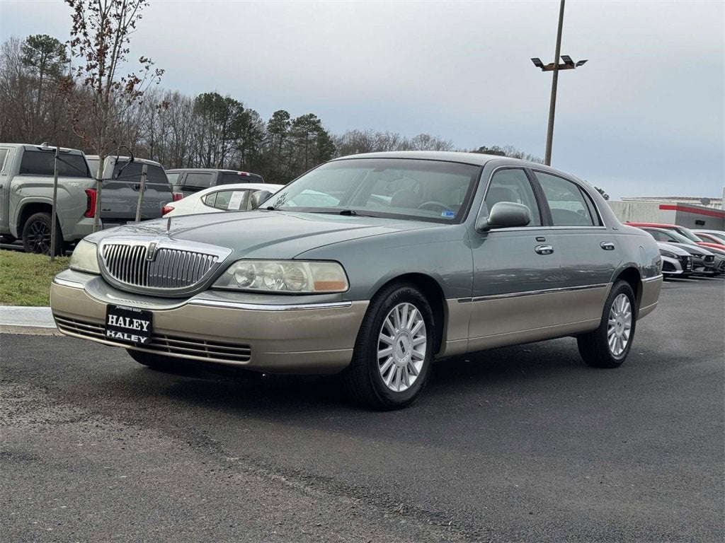 2005 Lincoln Town Car Signature