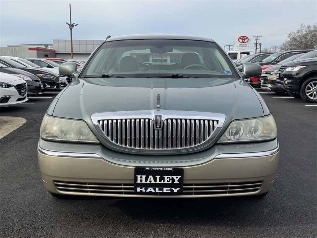 2005 Lincoln Town Car Signature