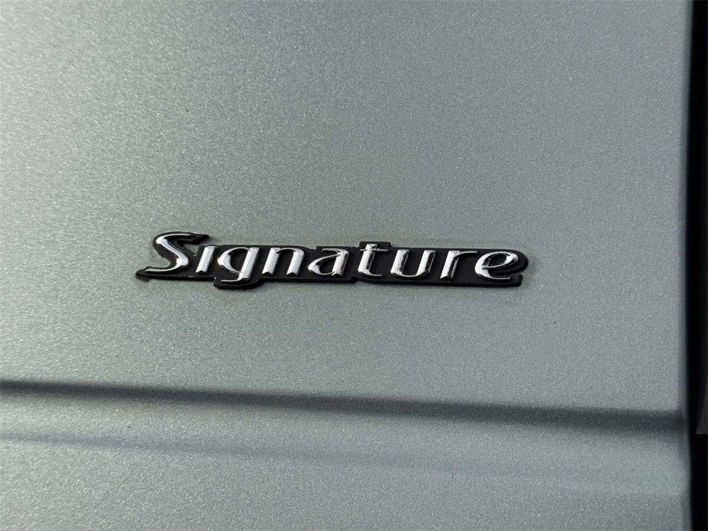 2005 Lincoln Town Car Signature