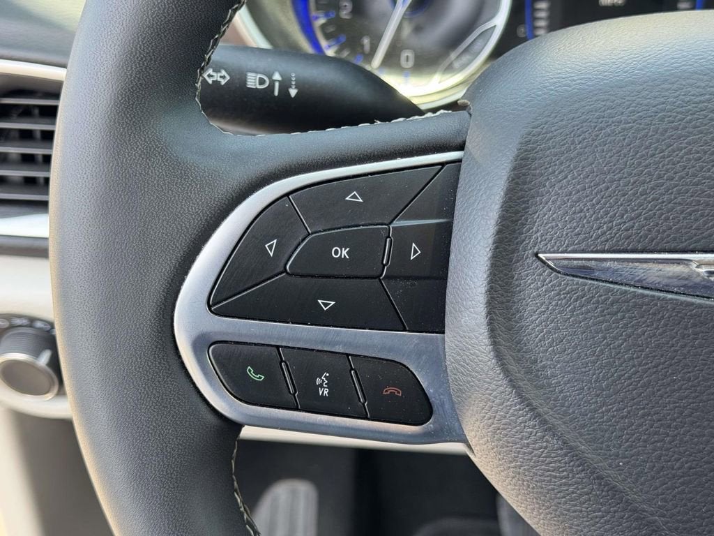 2024 Chrysler Voyager LX