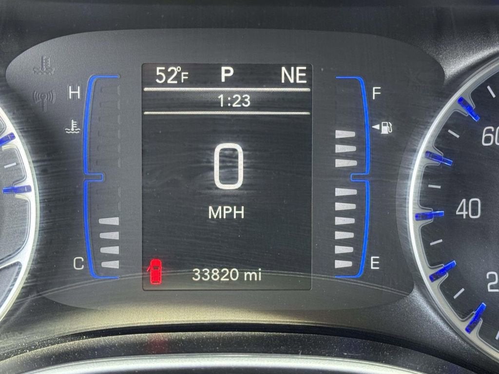 2024 Chrysler Voyager LX