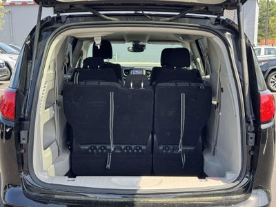 2024 Chrysler Voyager LX