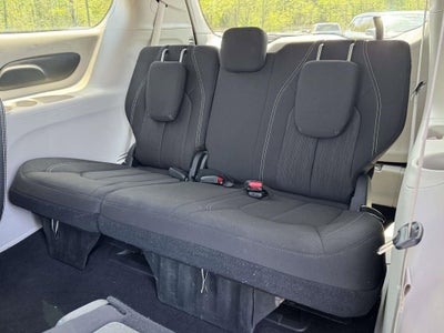 2024 Chrysler Voyager LX