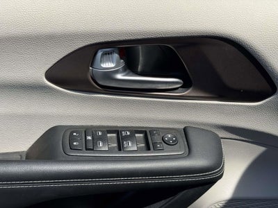 2024 Chrysler Voyager LX