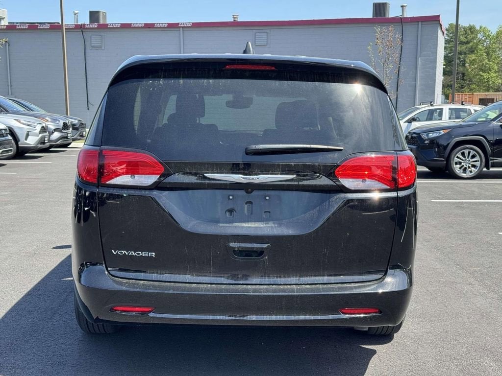 2024 Chrysler Voyager LX