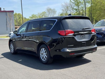 2024 Chrysler Voyager LX