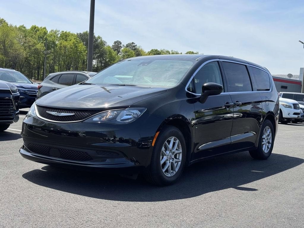 2024 Chrysler Voyager LX