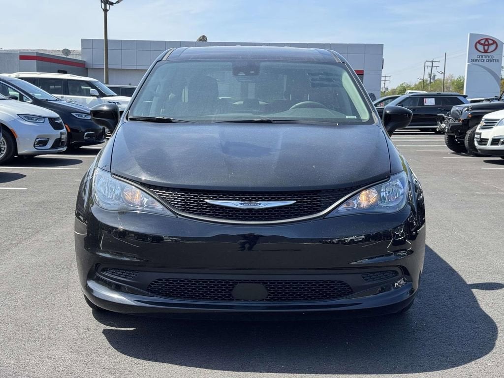 2024 Chrysler Voyager LX