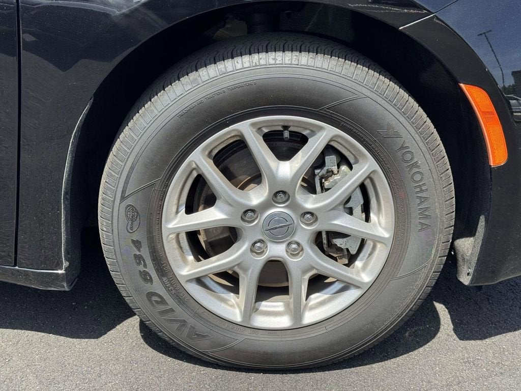 2024 Chrysler Voyager LX