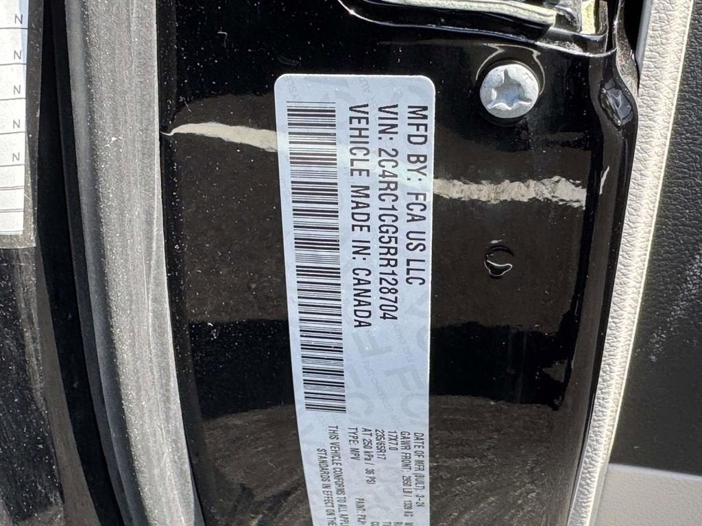 2024 Chrysler Voyager LX