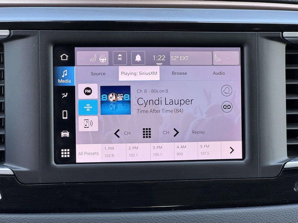 2024 Chrysler Voyager LX