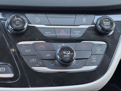 2024 Chrysler Voyager LX