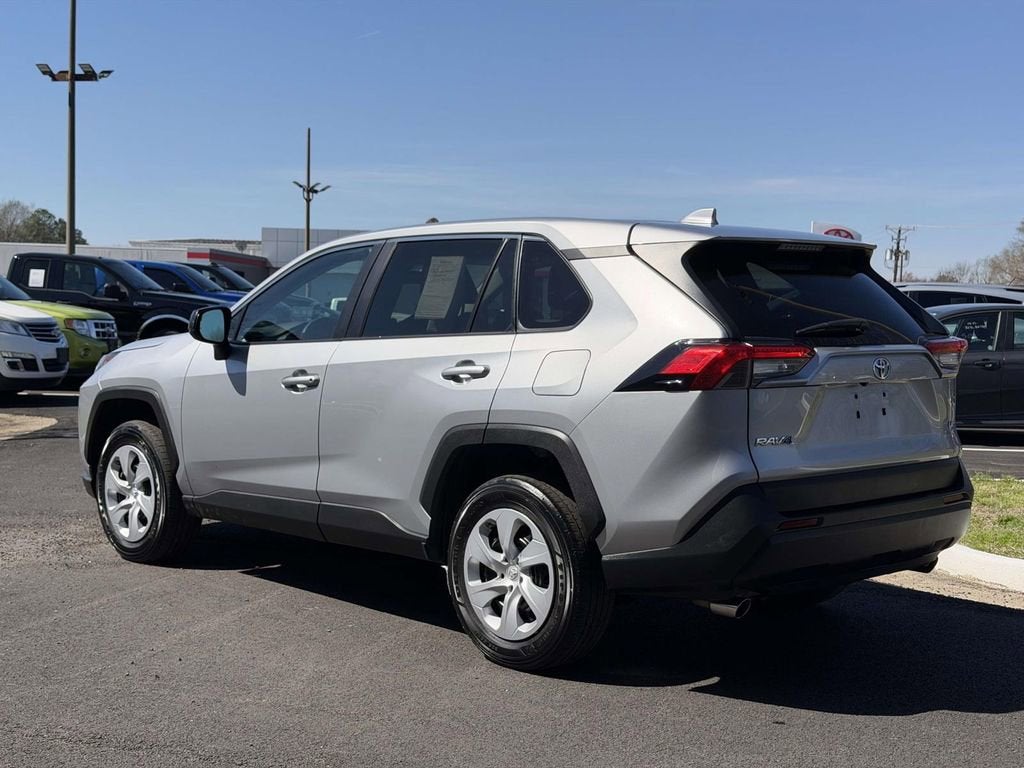 2024 Toyota RAV4 LE