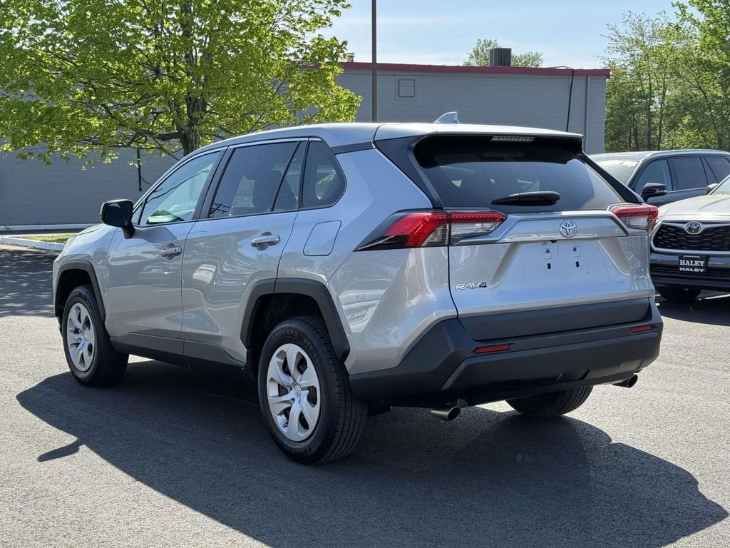 2024 Toyota RAV4 LE