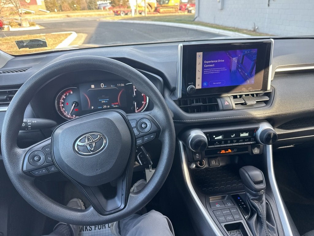 2025 Toyota RAV4 LE
