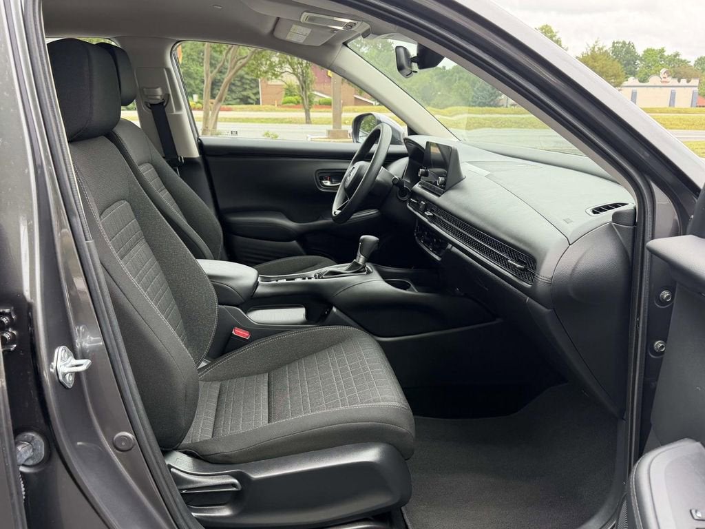 2025 Honda HR-V LX